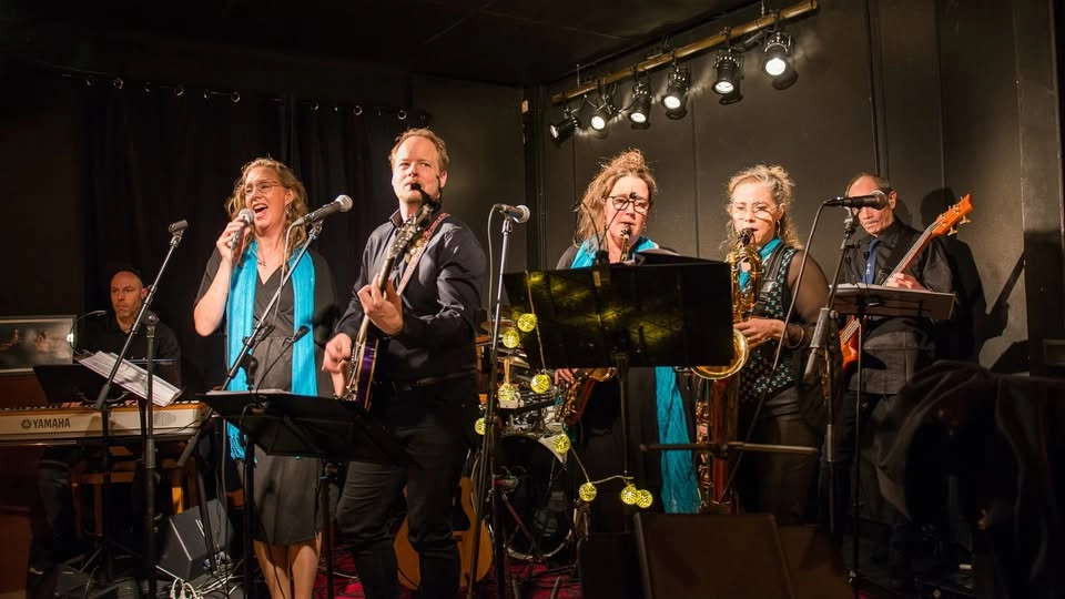 Dans i Sunnerstastugan - Cover the Groove