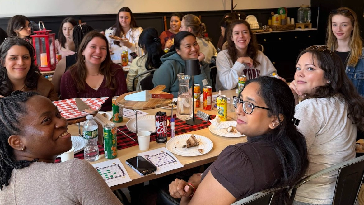 đ APRIL PIZZA & BINGO GIRL'S DAY đŻââïžđ