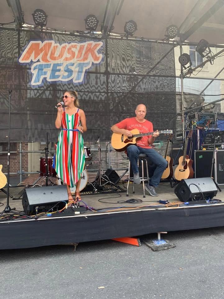 Stef & Mike @ Musikfest Main St. stage