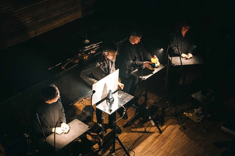 Exit: Fekete Seretlek