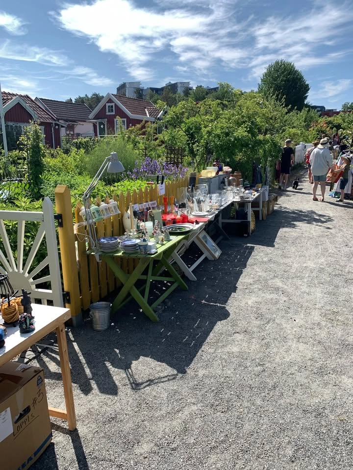 Promenadloppis i Torpakolonin