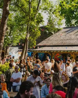 RUB-A-DUB GARDEN PARTY