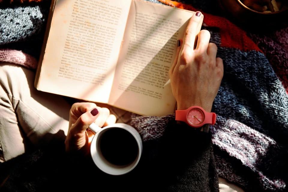 Silent book club