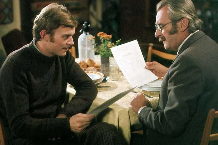 Marecek, Pass Me the Pen!