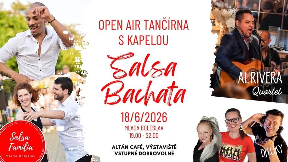 Open air tančírna s kapelou