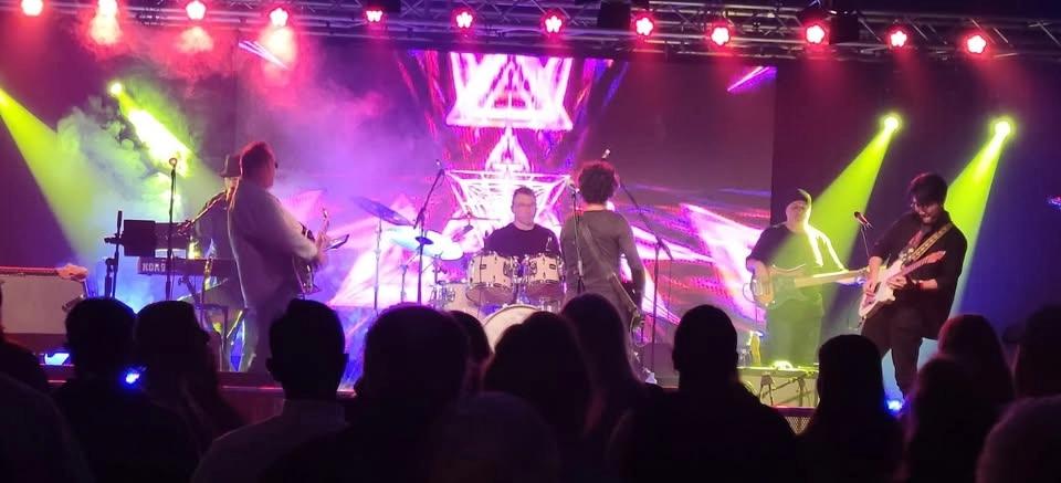 AUSSIE ANTHEMS OZ ROCK TRIBUTE SHOW