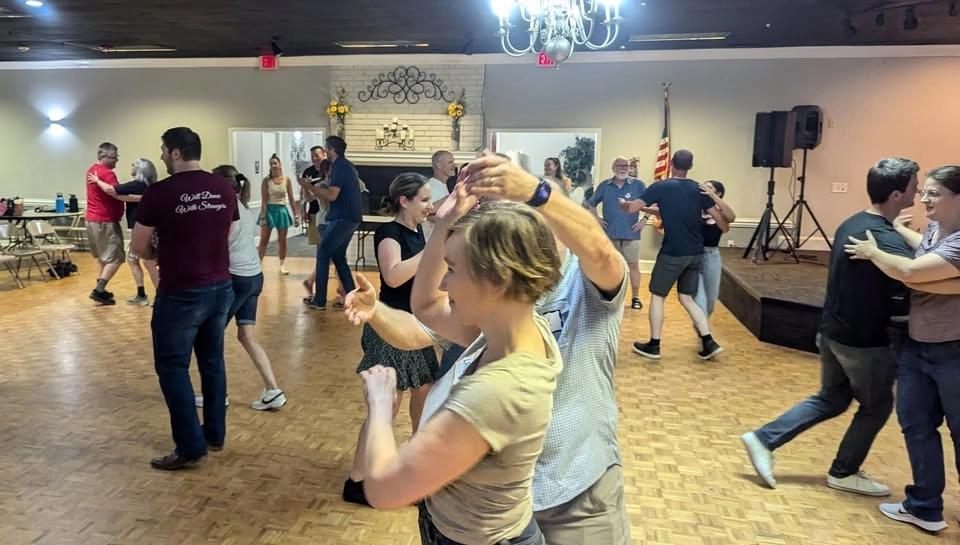 Charlotte Weekly Contra Dance! Special Traveling band/caller - The Missing Lynx/Adina Gordon