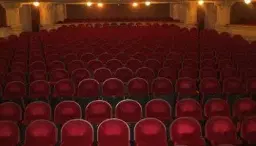 Travestie im Kiez .... circus of drag queens!