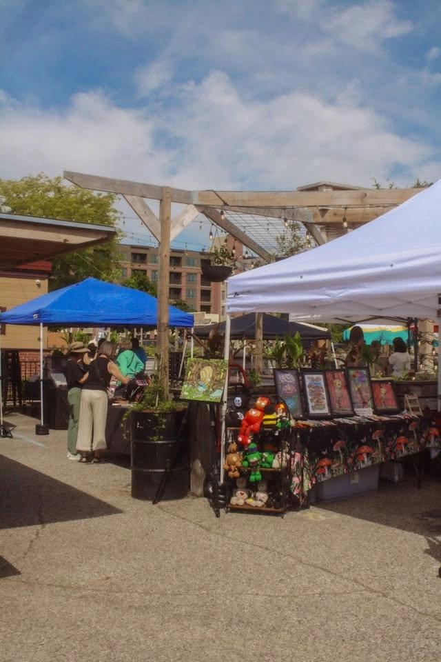 Sunday Market @ The Deck