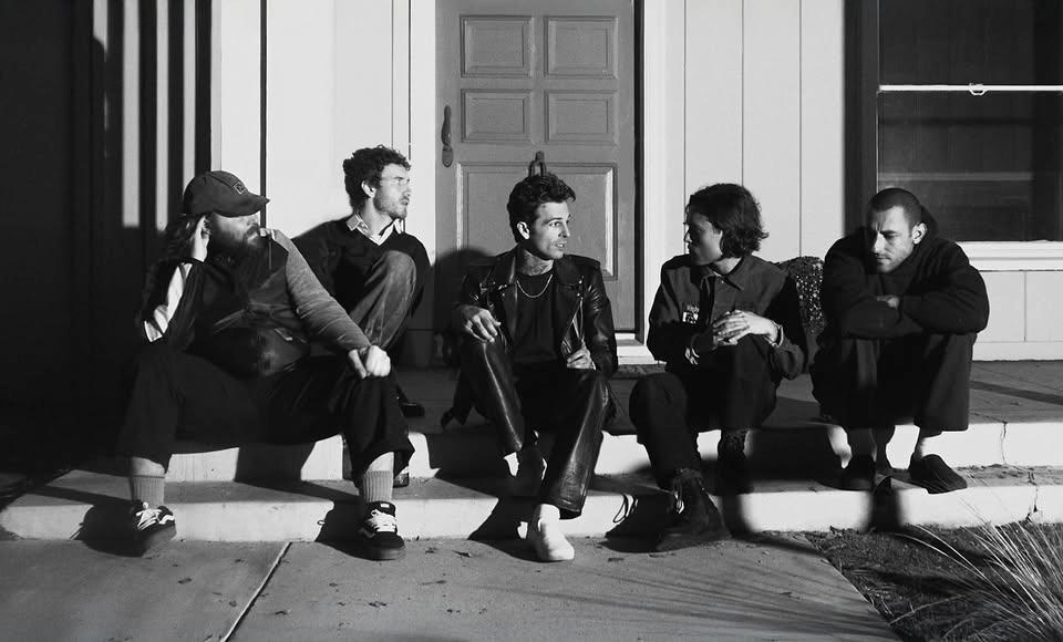 The Neighbourhood: THE WOURLD TOUR