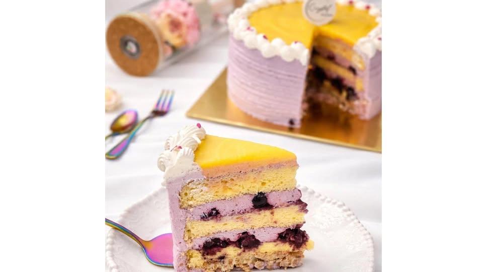 Blueberry Lemon Croustillant Cake