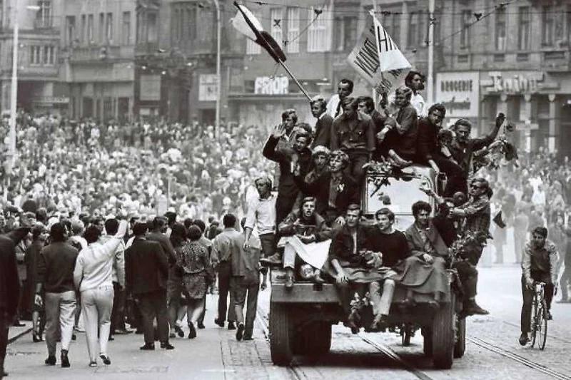 Historická procházka po místech spojených se srpnovou okupací