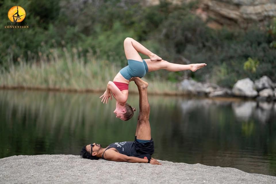 Prova på Acroyoga