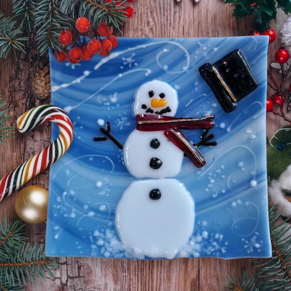 Christmas in July = Fused Glass Snowman Trinket Dish
