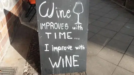 Drinking wine in F'hain (before bank holiday)