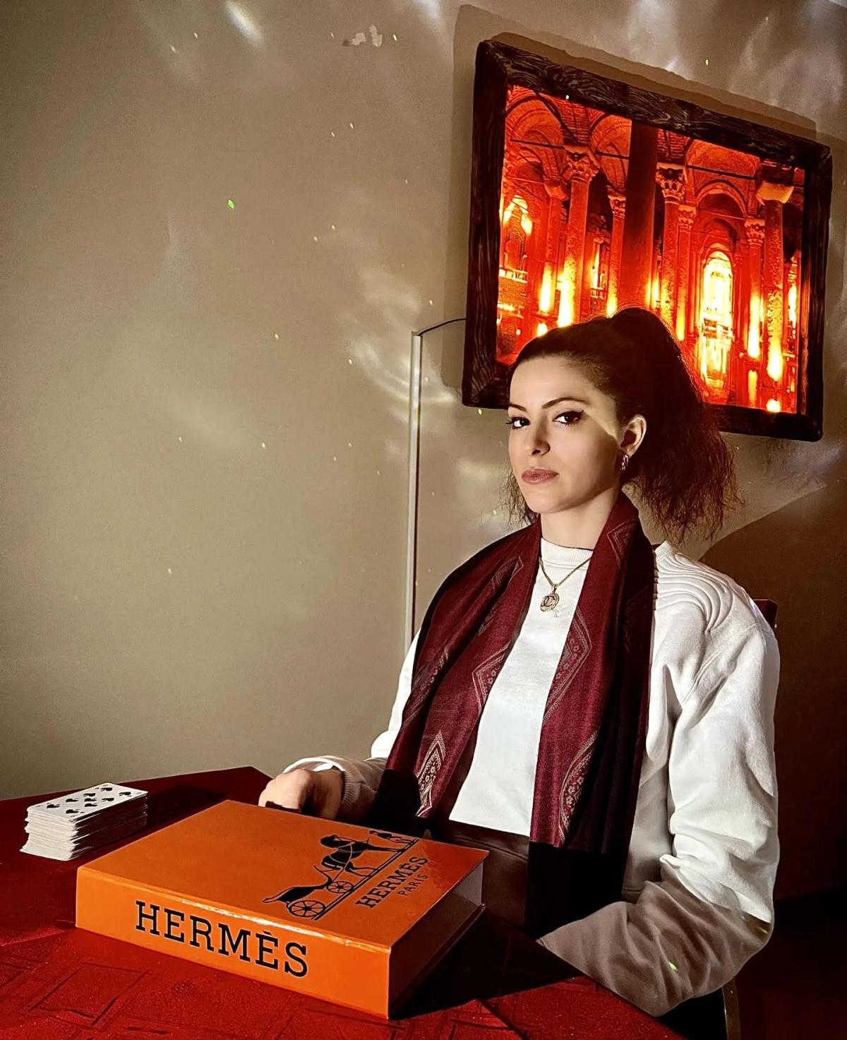 LIVE AT THE BAR — Avanti x Hanan Hadžajlić