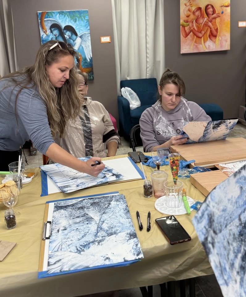 50% off ART & WINE THERAPY