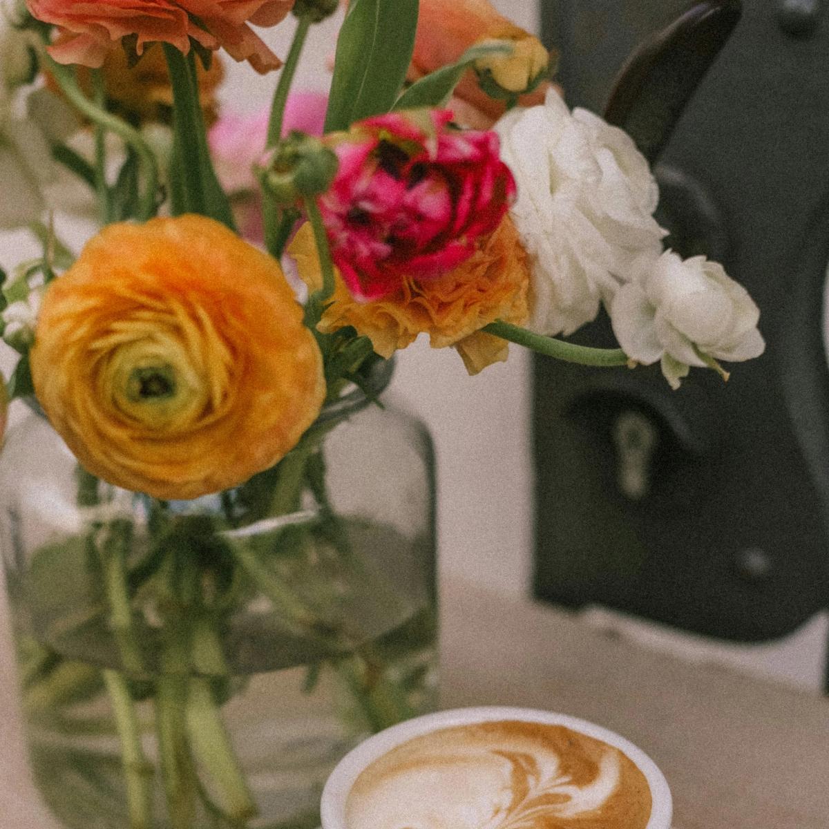 28.06 girlFRIENDS x FemiPhysio: Feel Better, Mom ☕✨