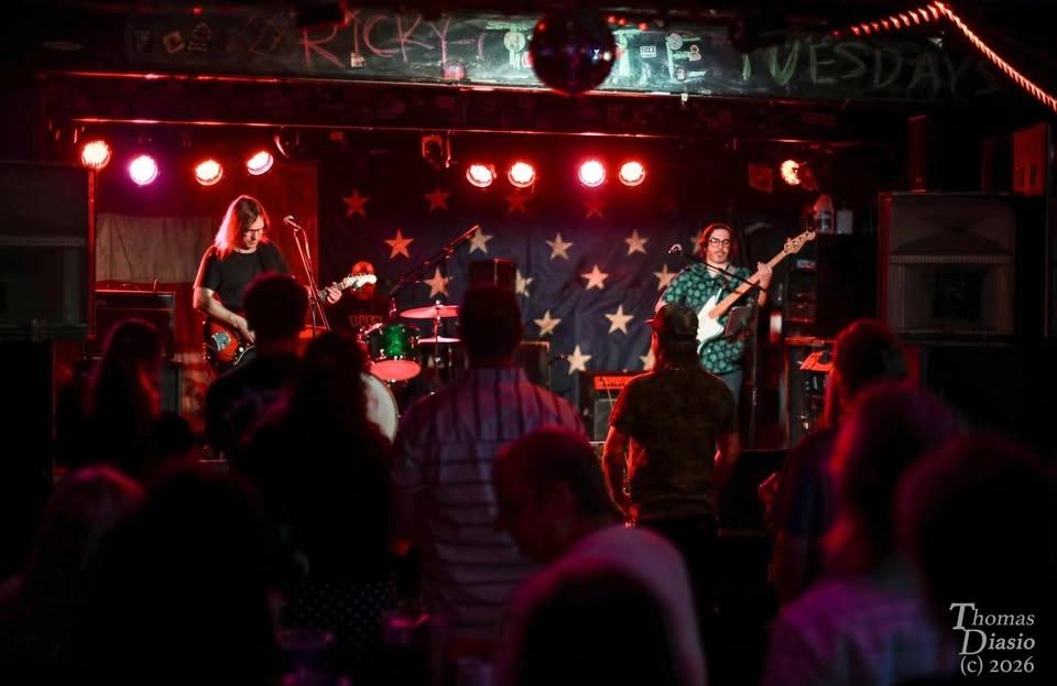 Lolas live at Fun House!