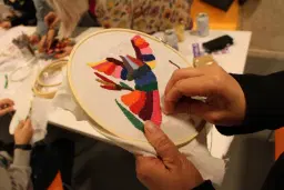 Broderi i Götaverkstan