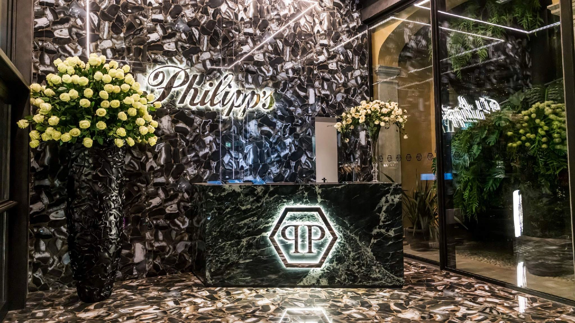 Hotel Plein ape e dj set đ