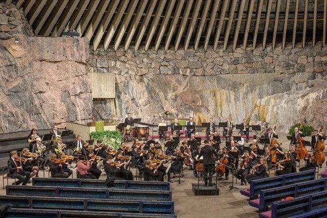 Helsinginkadun Filharmonikot: Uudesta maailmasta