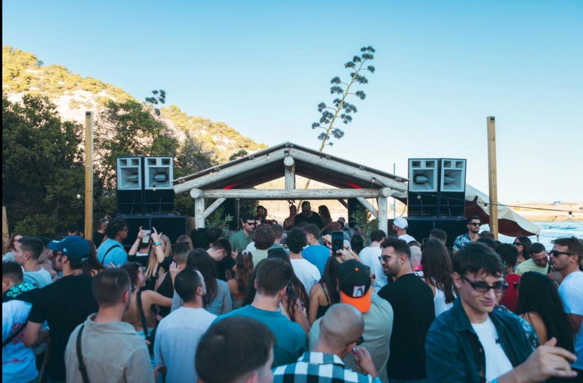 OPEN AIR BEACH PARTY
