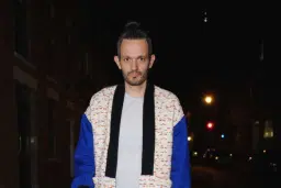 Festival Spectaculare: Apparat + support: Bi Disc