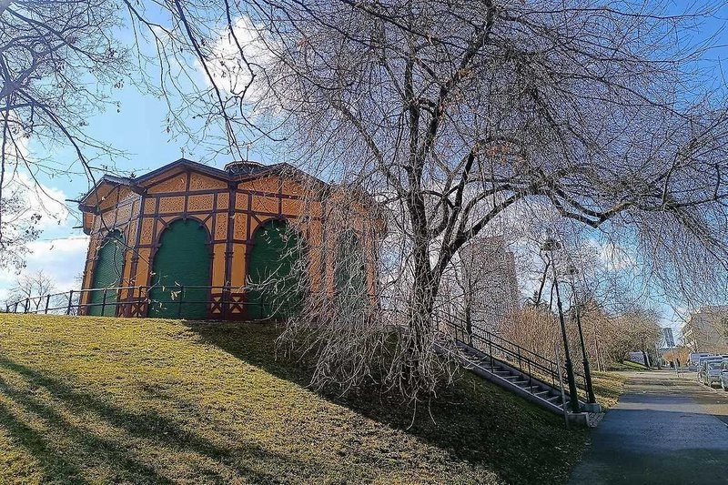 Procházka Letnou - od kolotoče ke Kramářově vile