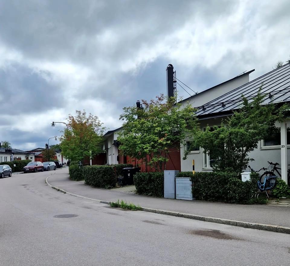 VÄrloppis pÄ KvickensvÀgen, Farsta