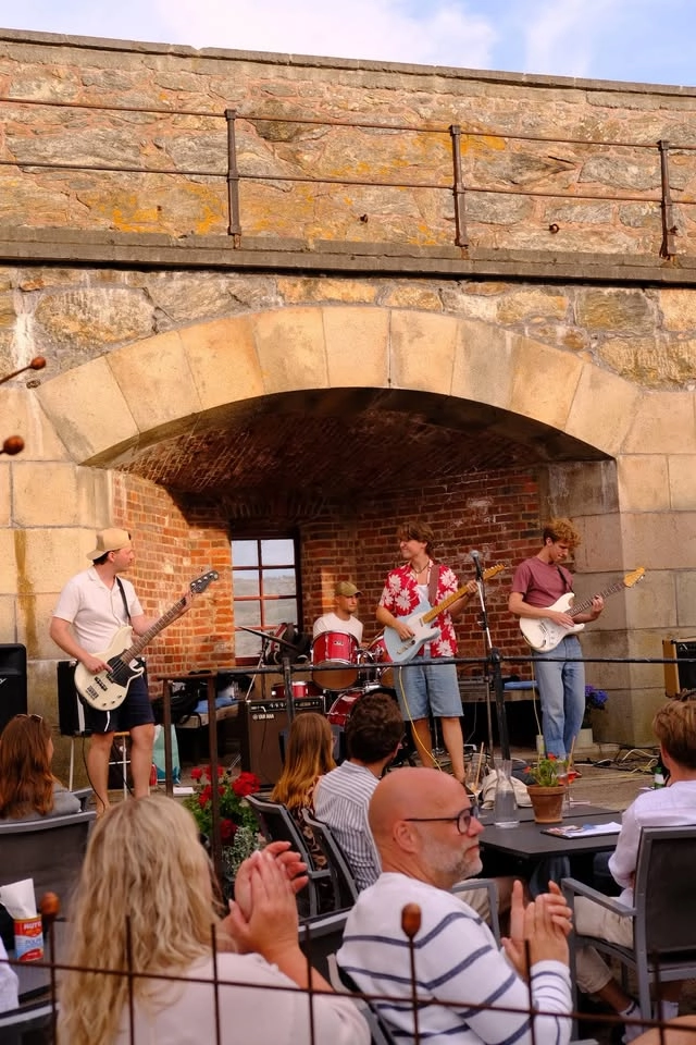 BLÅ HUSET PÅ POTATISEN