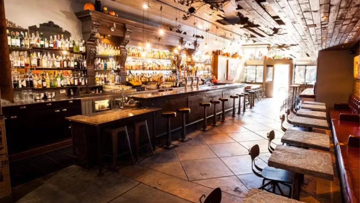 Childfree Drinks, Snacks, and Games at the Detour