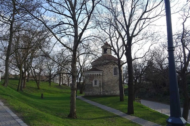 Dubnová vycházka Pražských domů