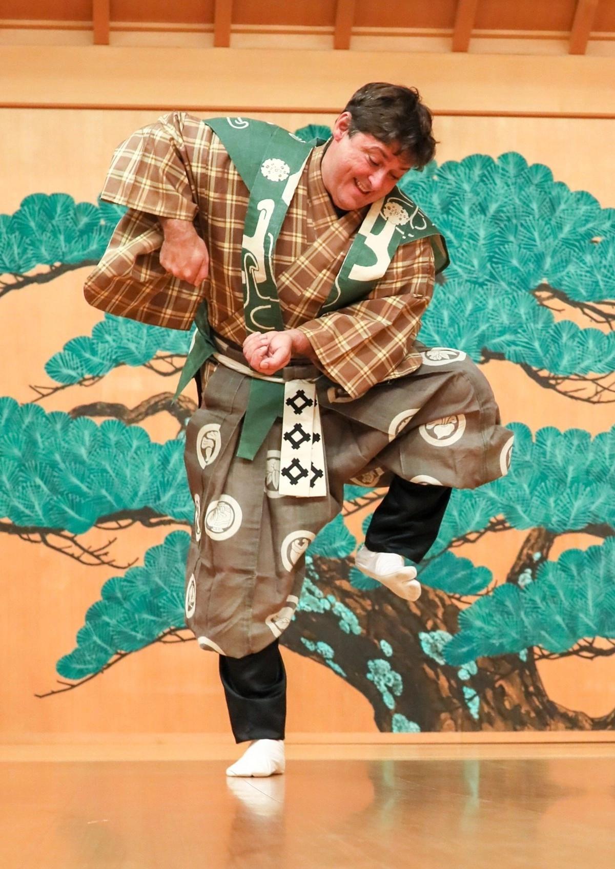 Japonské komedie na nádvoří