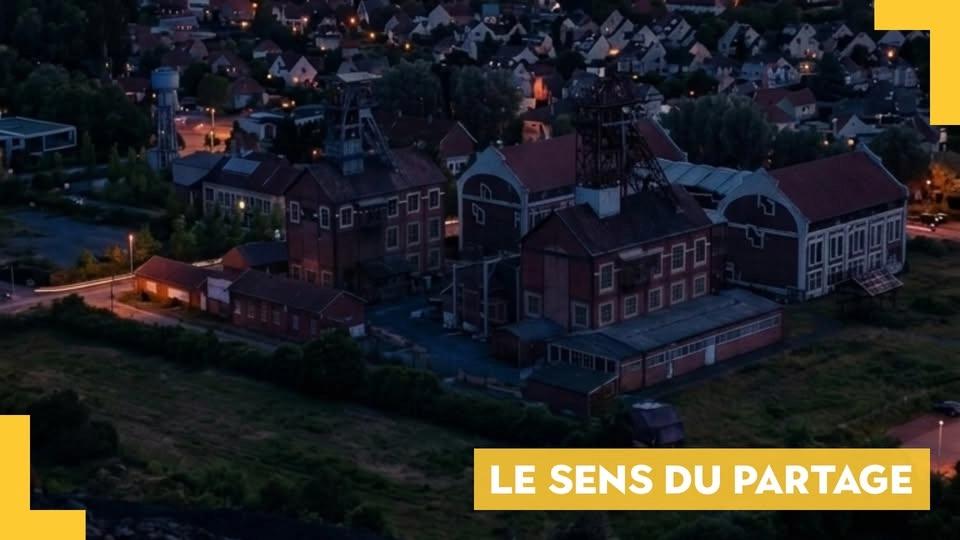 Ascension du terril 110 à la tombée de la nuit