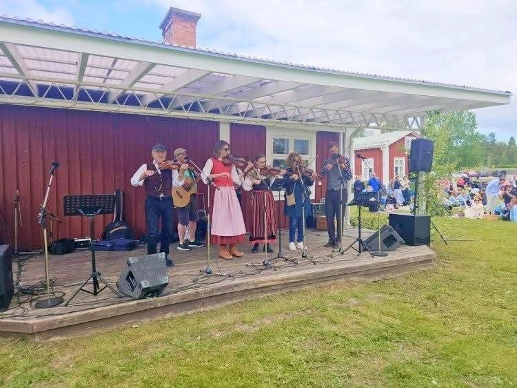 Spelträff på sommarmarknaden