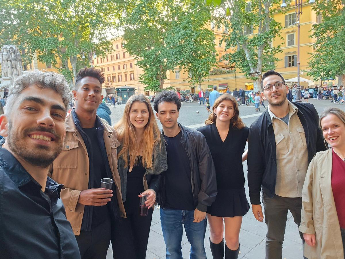 Testaccio Square hangout: Bring your own Booze/Food! 25-39 year old