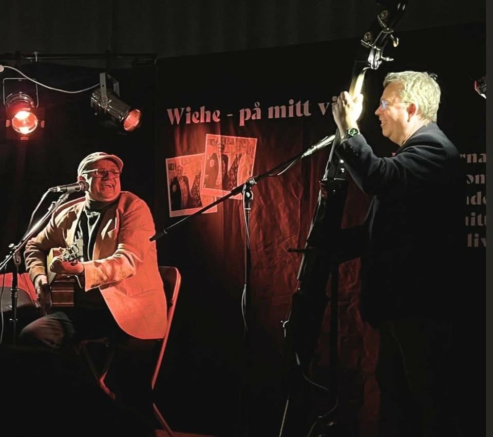 Sommarmusik i klosterruinen - Barre sjunger Wiehe