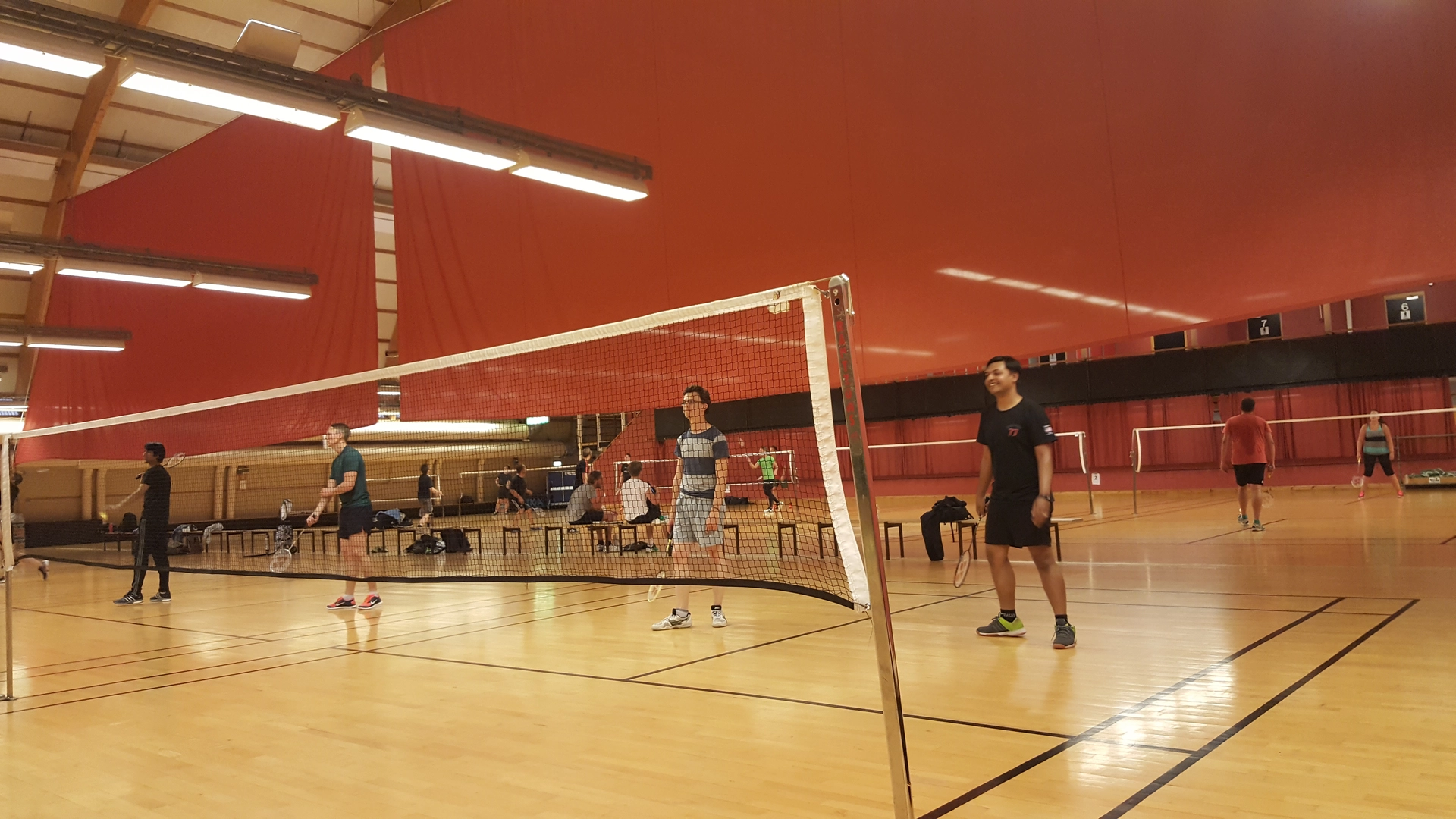 TGIF 2h intermediate badminton @Enskede Rakethall