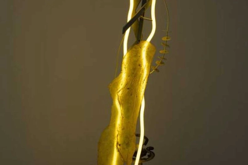 Školy – V dálce svítí