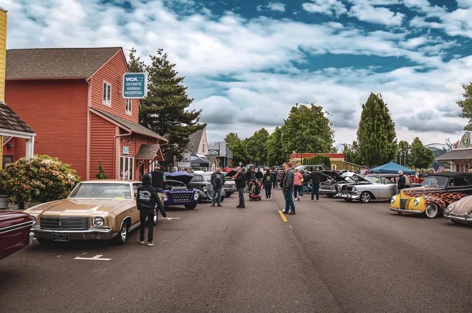Pre-Father’s Day on the Bay Car Show