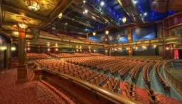 Bak lukkede dører - Foredrag med Randi Rosenqvist