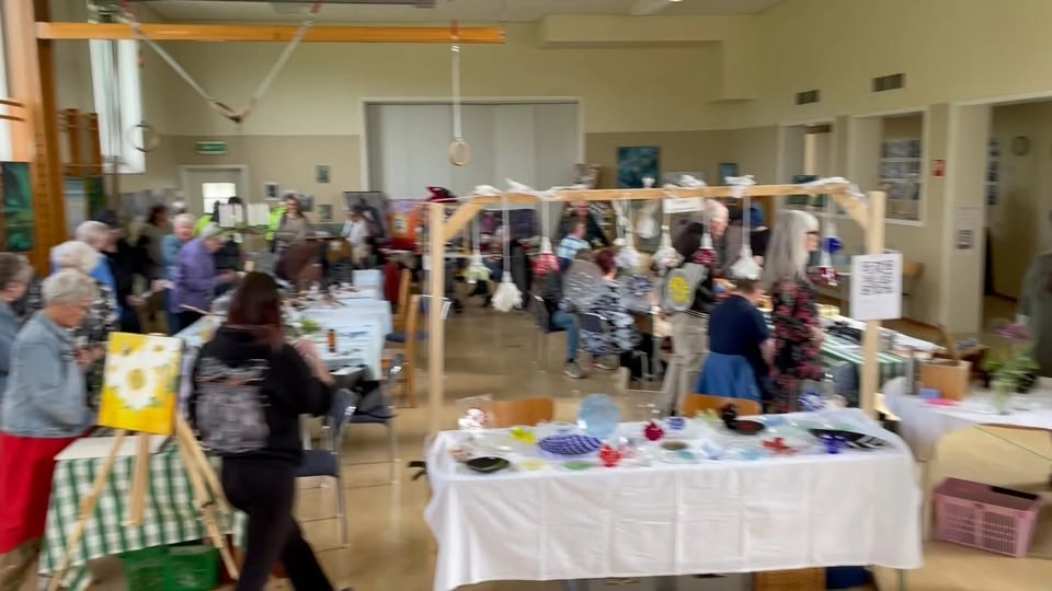 Välkommen till Art Space – en inspirerande konst- och hantverksutställning i Adak.