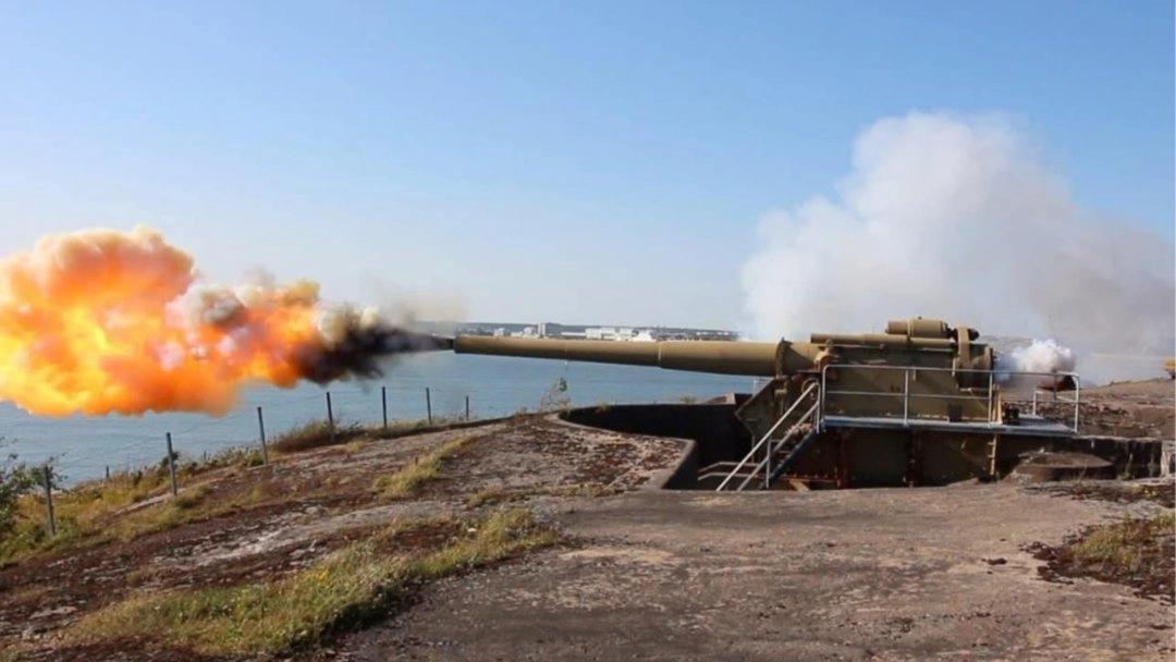 National Day-Canon fires