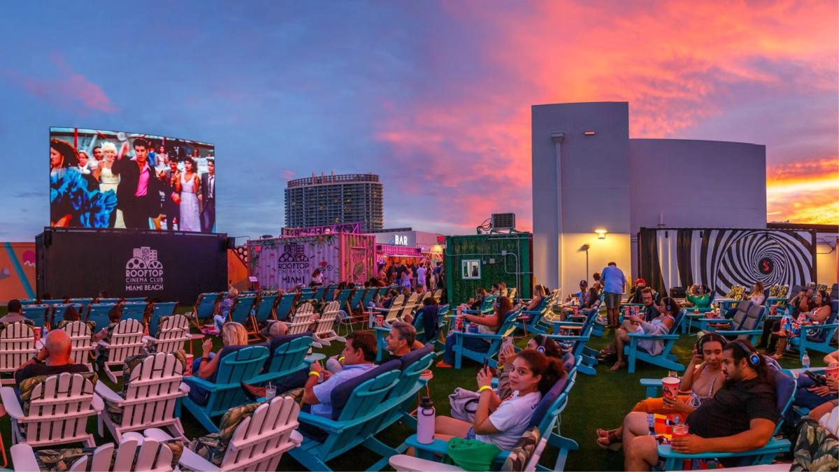 🎬💕 Date Night: Brown Sugar Under the Stars at Rooftop Cinema Club ❤️🎶
