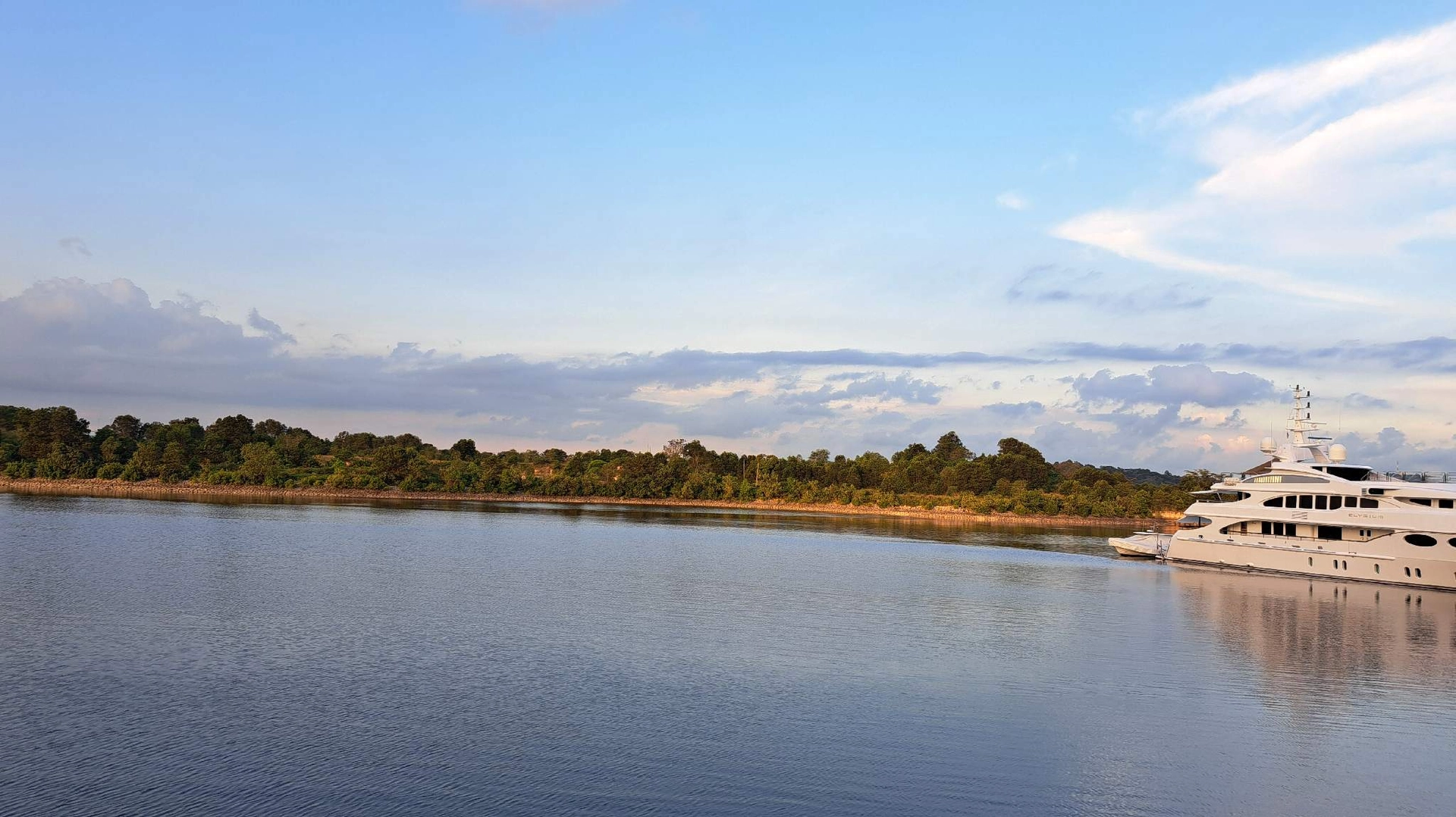 Iskandar JB Jalan Jalan & Makan Makan ⛴️🤩🌄🍢🚶♀️