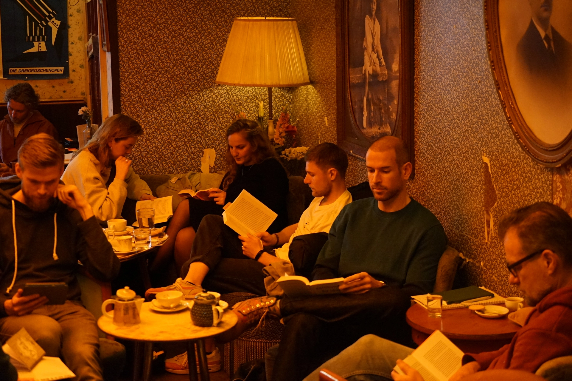 Offline Reading Party & Book Swap đ| Pomeranze