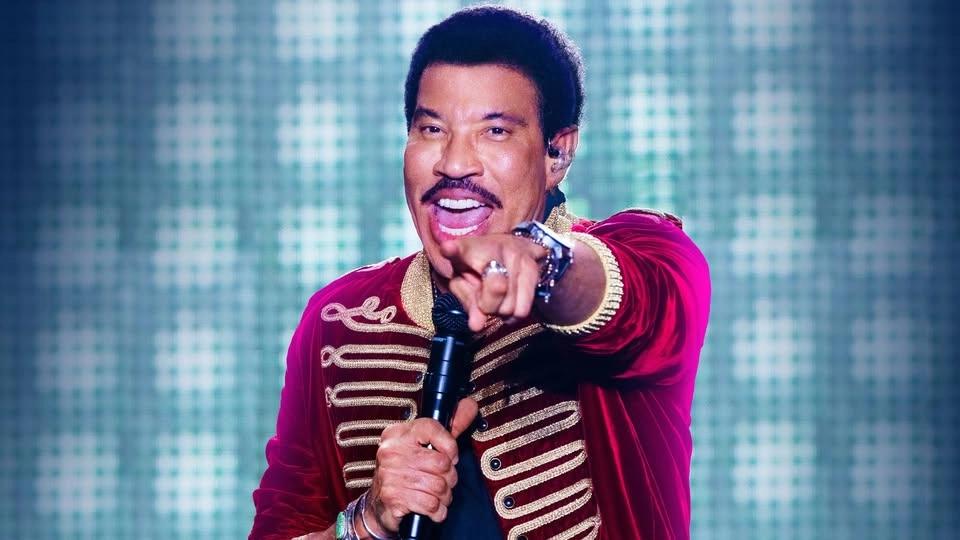 Lionel Richie and Earth, Wind & Fire - Sing a Song All Night Long