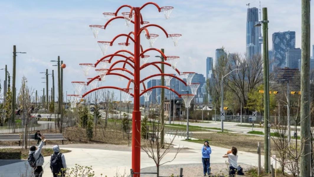 Private Guided Tour New Art Trail on New Toronto Island + Dinner