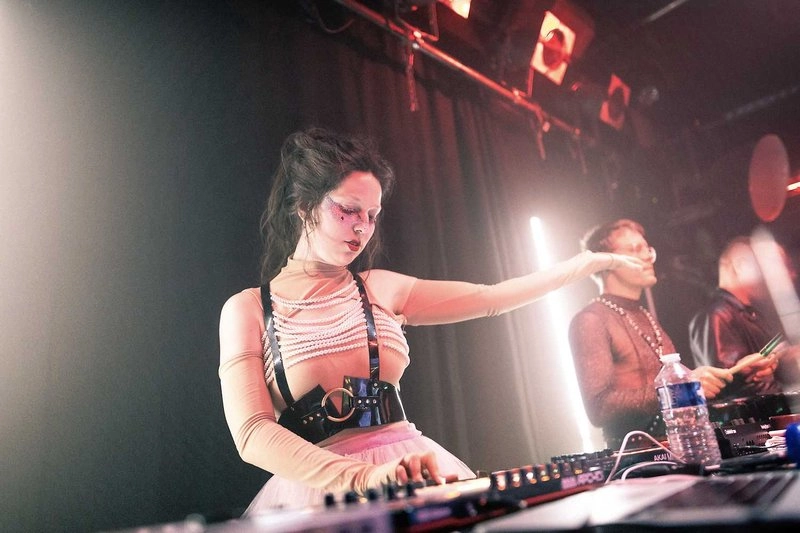 OPERAVE + LETMO: almost closing party